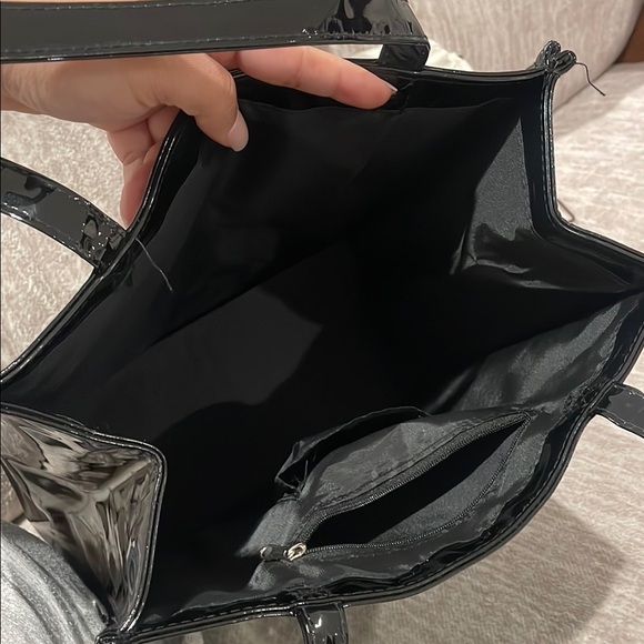 THE PALM DUBAI Black Atlantis Tote Bag - Picture 4 of 6